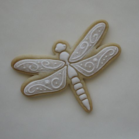 Butterfly | Sugar Cookie | By Tamara Dragonfly Cookies Decorated, Dragonfly Cookies, Insect Cookies, Spring Flower Cookies, Bug Cookies, Royal Cookies, Spice Sugar Cookies, Butterfly Cookies, Spring Cookies