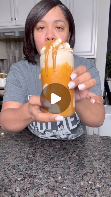 Kimberly Nichols on Instagram: "RECIPE BELOW! Look..i seen the videos of everyone trying it and I felt left out but its not in the states! But its at Kimmy house! PUR! We all know im the @lotusbiscoffus queen!! 2 cups ice 3 oz espresso coffee Lotus biscoff cookies Lotus biscoff cookie butter 1.5 cups sweet creamer For the whipped cream 1 cup heavy cream 1/4 cup powdered sugar 3 tbsp cookie butter  Make the whipped cream first and put in fridge. Blend all the frappe ingredients together until smooth and creamy (oop) Enjoy cuz its soooo good!" Cookie Butter Iced Coffee, Biscoff Smoothie, Coffee Creamer Recipe, Biscoff Cookie Butter, Creamer Recipe, Biscoff Cookies, Tasty Drinks, Lotus Biscoff, Cookie Butter