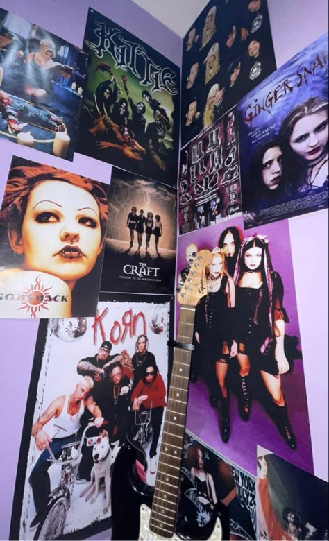 Cool Band Posters For Room, Grunge Poster Wall Bedroom, Metal Band Posters On Wall Bedroom, Mall Goth Room Decor, Goth Room Posters, 2000s Goth Bedroom, Goth Rooms Aesthetic, College Dorm Room Ideas Goth, 90s Goth Bedroom