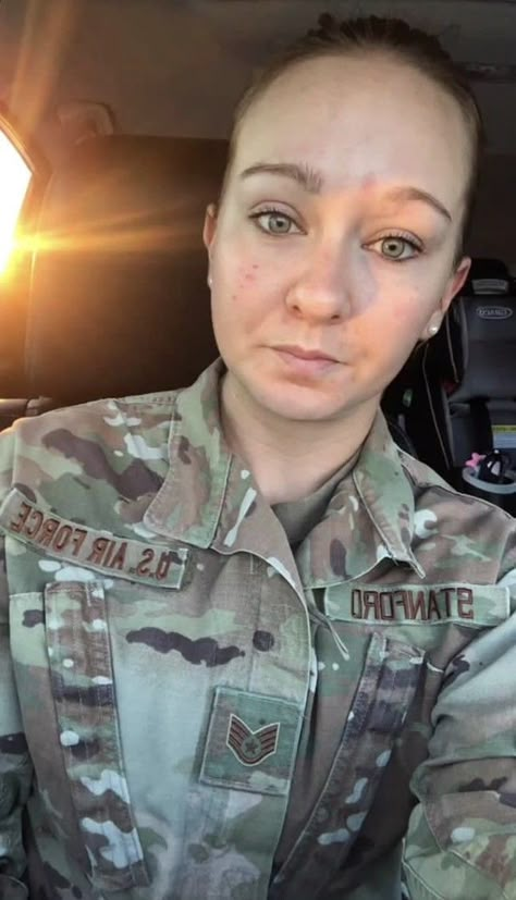 Usa Military Woman Picture, Military Woman Army Female Soldier, Female Army Soldier, Army Decor, David Morrissey, Women Soldiers, Military Woman, Army Girls, Video Call With Boyfriend Screen