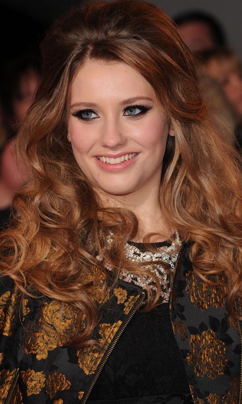 Curls  Ella Henderson At The National Television Awards, 2013 | Look Ella Anderson, Capricorn Girl, Ella Henderson, Makeup Tricks, Hair Affair, Pop Idol, Celebrity Fashion, Daily News, Marie Claire