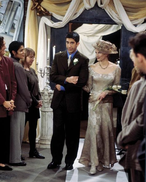 Ross walks his ex, Carol down the aisle ~ Ross Geller (David Schwimmer), Carol Willick (Jane Sibbett) ~ Friends ~ Episode Stills ~ Season 2, Episode 11 ~ The One With the Lesbian Wedding Carol And Susan, Susan Friends, Carol Friends, The Aisle Wedding, Friends Episode, Friends 1994, Friends Trivia, Courtney Cox, Matt Leblanc