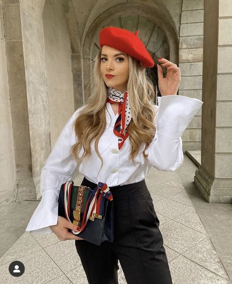 Beret Fashion, Outfit Ideas 2024, Christmas Outfit Ideas, Sassy Outfit, Europe Outfits, Moda Paris, Paris Outfits, Scarf Dress, Christmas Outfits