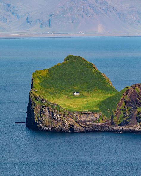 The World’s Loneliest House: This Isolated White Cottage on a Tiny Island Isn’t a Residential Home at All Iceland Photos, White Cottage, Remote Island, Rustic Lodge, Landscape Pictures, Archipelago, Iceland, Beautiful Places, Tourism