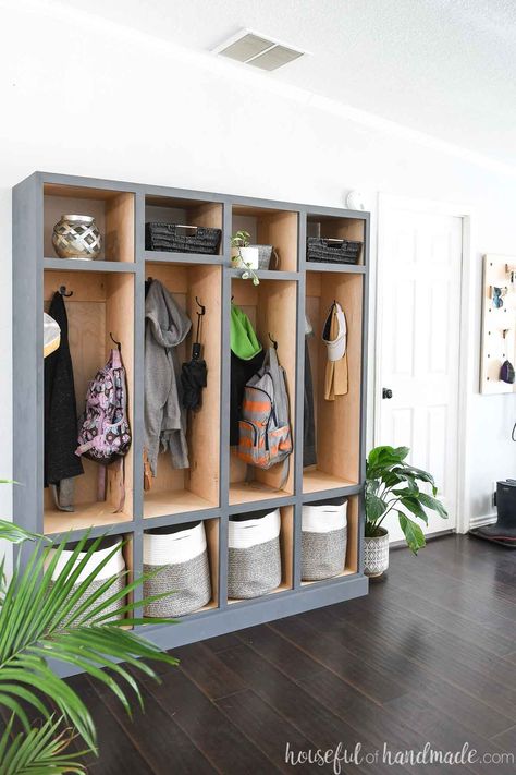 Build this mudroom storage locker to organize all your families gear. The beautiful cabinet can be used in your entryway or living room for loads of storage. Free build plans from Housefulofhandmade.com. Mudroom Storage Lockers, Mudroom Shelves, Entry Lockers, Diy Cubby, Mudroom Cubbies, Cabinet Woodworking Plans, Diy Locker, Mudroom Cabinets, Locker Designs