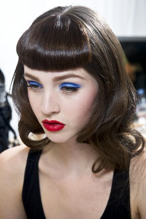 Make up 90s Makeup Look, 90s Makeup, Dance Makeup, Red Makeup, Blue Eyeshadow, Free Youtube, Red Lipstick, Pin Up Style, Pretty Eyes