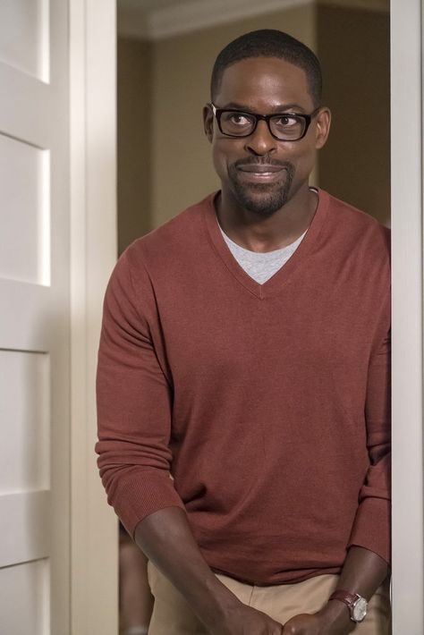 Randall This Is Us, Milo Ventimiglia Gilmore Girls, Wedding Officiant Script, S Gif, Sterling K Brown, Hello Handsome, Lady In Waiting, Knee Injury, Popular Shows