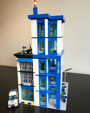 Lego Police Station Ideas, Lego Studio, Police Lego, Lego City Police Station, Lego Station, Lego Police Station, Lego Fire, Lego City Police, City Ideas