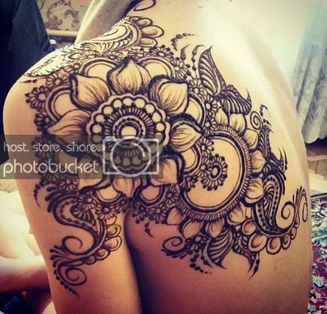 Shoulder Henna, Hand Henna Tattoos, Dotwork Tattoo Mandala, Sleeve Henna, Back Henna, Small Henna Tattoos, Floral Mandala Tattoo, Mandala Tattoo Sleeve, Small Henna