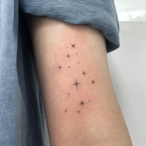 Minimalist Stars Tattoo, Sparkles Tattoo Ideas, Retro Star Tattoo, Twinkling Star Tattoo, Sparkles Tattoo Design, Glimmer Tattoo, Sparkling Tattoo, Unique Star Tattoos, Stars Tattoo Designs