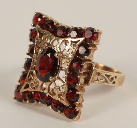 Red Stones, Garnet Jewelry, Garnet Ring, Ancient Jewelry, Victorian Jewelry, Vintage Jewels, Garnet Rings, Summer Art, Antique Jewellery