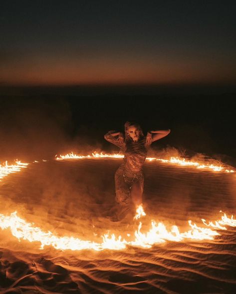 Ring Of Fire Photoshoot, Fire Sign Photoshoot Ideas, Water Sign Photoshoot, Fire Sign Photoshoot, Fire Bender Aesthetic, Dark Fire Aesthetic, Photography With Fire, Fire Witch Aesthetic, Fire Photoshoot Ideas