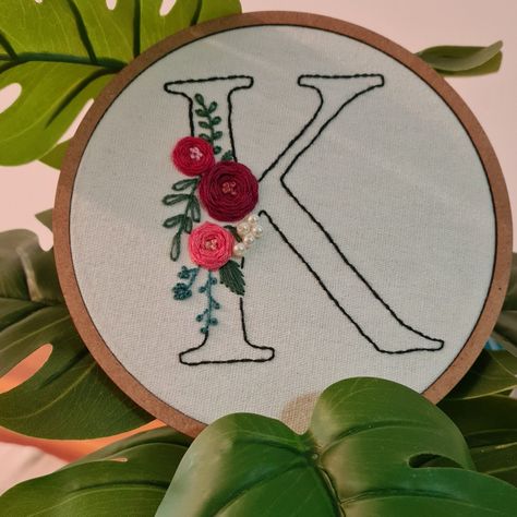 #embroidery #handmade #bastidor #bordadolivre #bordado #k #letter #alphabet K Letter Embroidery Design, Letter K Embroidery Pattern, H Embroidery Letter, K Embroidery Letter, K Letter Embroidery, Letter K Embroidery, K Embroidery, Hand Embroidery Letters, K Letter