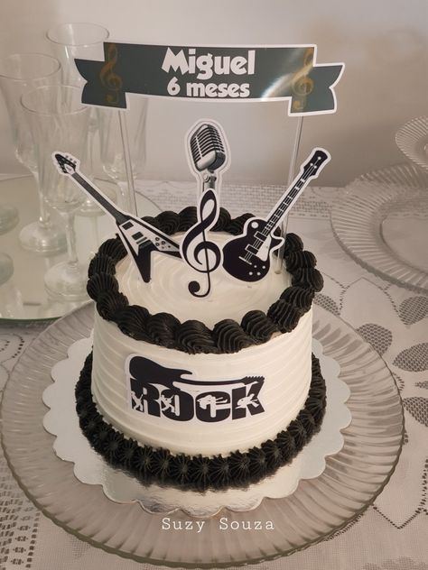 Crow Cake, Bolo Rock, Music Themed Cakes, Guitar Cake, Rock Cake, Music Themed, Themed Cakes, Sweet 16, 1st Birthday