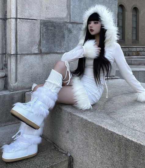 White Christmas Outfit, Fur Boots Outfit, Girls Fasion, Fur Outfit, Classy Winter Outfits, Alt Outfits, Snow Outfit, December 27, Kawaii Fashion Outfits