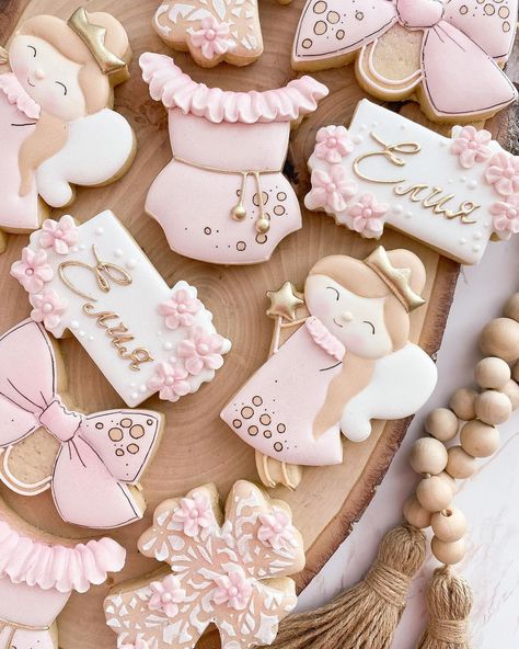 IamCookieland on Instagram: “A baby girl christening set 🤍” Christening Cookies Girl, Christening Themes Girl, Baby Girl Christening Decorations, Girl Christening Decorations, Christening Themes, Christening Decorations, Girl Christening