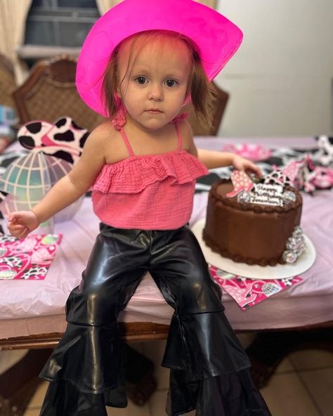 MY 2 YEAR OLD BABY 💝🌈🤍😭😭😭😭 Year Old, Instagram