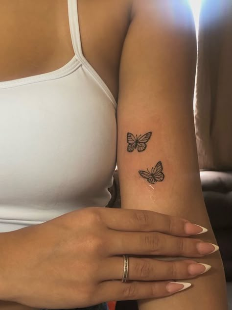 Tattoo Main, Butterfly Tattoos On Arm, 42 Tattoo, Tato Minimal, Basic Tattoos, Butterfly Tattoos For Women, Small Pretty Tattoos, Meaningful Tattoo, Petite Tattoos