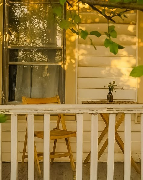 Old Porch, Sunshine Homes, Slow Living, Farm Life, Country Life, Pretty Pictures, My Dream Home, Cottage Core, Ideas De Fondos De Pantalla