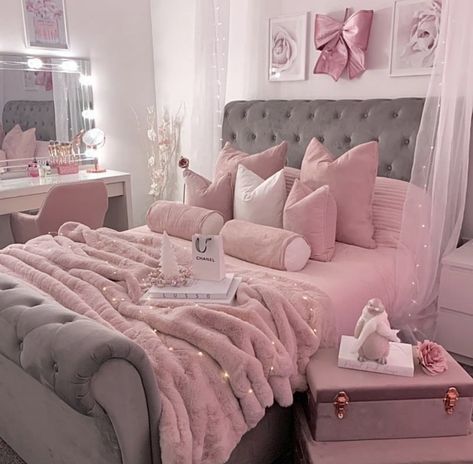 Gold Room, Luxury Room Bedroom, Pink Bedroom Decor, Classy Bedroom, Bedroom Decor For Teen Girls, Girly Room, Redecorate Bedroom, Teen Bedroom Decor, Room Design Bedroom