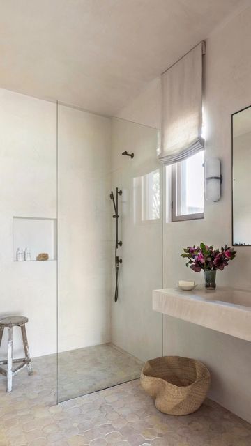 Waterproof Plaster, Concrete Shower, Earthy Bathroom, Spanish Bathroom, Marie Flanigan Interiors, Lime Plaster, Marie Flanigan, Moroccan Architecture, Ranch House Designs