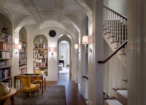 Office and Study in New York, NY by Peter Pennoyer Architects Luxurious Hallway, Appartement New York, Brownstone Interiors, Nyc Brownstone, Brownstone Homes, New York Brownstone, New York Townhouse, Nyc Townhouse, Townhouse Interior