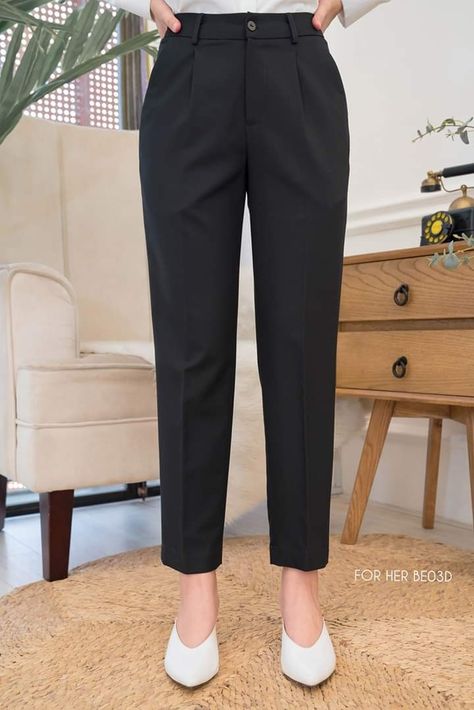 Trouser Formal Women, Women Formal Trousers Design, Formal Pent Design For Women, Formal Pants Women Classy, Pants And Top Outfit Classy, Formal Trousers For Women, Formal Trousers Women, Womens Wool Trousers, Formal Pants Women