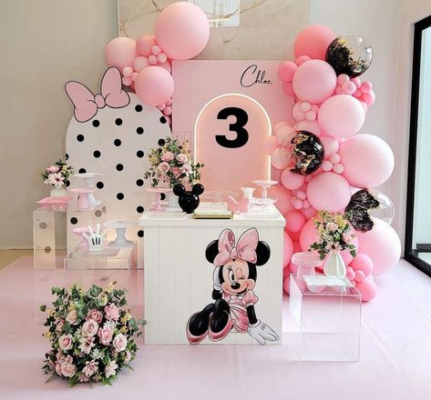 Minnie Mouse Decorations, Minnie Mouse Birthday Party Decorations, Minnie Mouse Birthday Decorations, Minnie Mouse Birthday Cakes, Disney Balloons, Mickey Theme, Minnie Mouse 1st Birthday, Minnie Birthday Party, Girls Birthday Party Themes