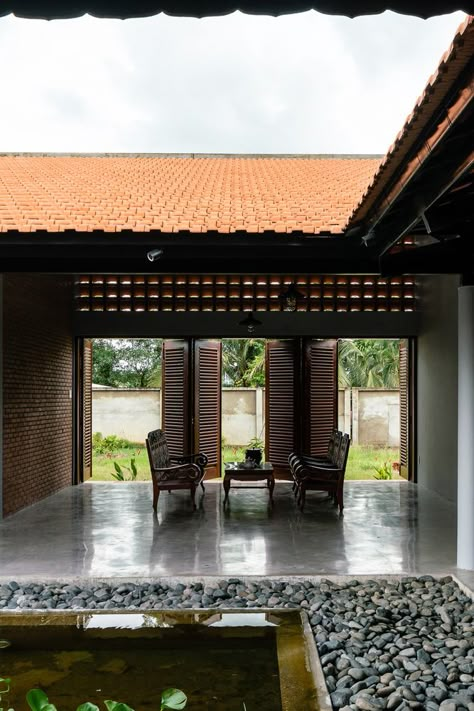 Gallery of An's House / G+ Architects - 14 Outdoor Verandah Ideas, One Floor Villa Design, Thotti Mane, Architecture Knowledge, Indian Vernacular Architecture, Traditional Goan House, Colonial Architecture In India, Maharashtrian Wada House Design, Ancient Indian Architecture House