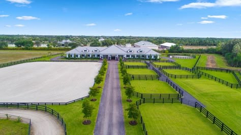 Horse Paddocks, Horse Farm Layout, Luxury Horse Barns, Dream Barn Stables, Equestrian Stables, Horse Farm Ideas, Horse Arena, Horse Barn Ideas Stables, Equestrian Estate