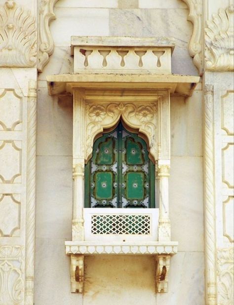 Rajasthani Window, Indian Window Design, Hindu Architecture, Window Architecture, India Architecture, Beautiful Windows, Indian Architecture, Old Doors, Rajasthan India