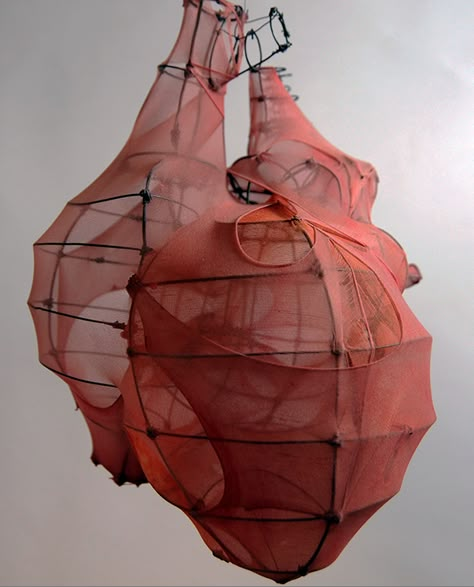 Wire Art Sculpture, Textile Sculpture, Human Heart, Arte Inspo, A Level Art, Ap Art, Wire Sculpture, 판타지 아트, Sculpture Installation