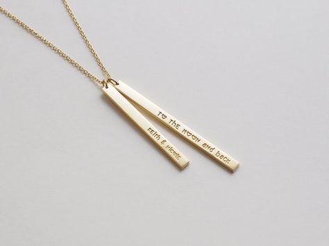 Minimalist Gold Bar Necklace With Name, Elegant Custom Name Bar Necklace For Gift, Minimalist Custom Name Bar Necklace For Personalized Gift, Gold Bar Necklace With Custom Name, Gold Bar Necklace With Name For Gift, Personalised Jewellery Necklaces, Abalone Jewelry, Trillion Diamonds, Floating Diamond Necklace