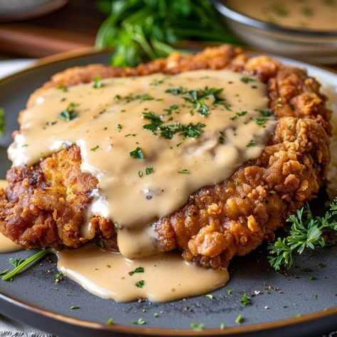 Southern Chicken Fried Steak with Gravy – Tasty Recipes Southern Living Chicken Fried Steak, Country Fried Cubed Steak Recipes, Chicken Fried Steak With Gravy, Chicken Fried Steak Sandwich, Recipes Using Cube Steak, Warm Comfort Food Dinners, Recipes With Cube Steak, Chicken Fried Steak Recipe Easy, Country Fried Cube Steak