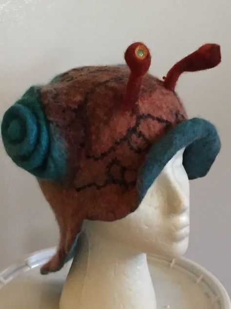 Wet Felted Hats, Chaotic Fashion, Fiber Studio, Crochet Snail, Felting Ideas, Pearl Shop, Diy Hat, Wet Felting, Felt Hat