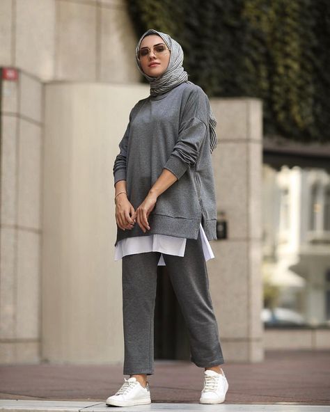 Hijab Sport Style, Hijab Sport, Casual Sporty Outfits, Stile Hijab, Modern Hijab Fashion, Hijab Fashionista, Mode Turban, Modest Fashion Hijab, Muslim Outfits Casual