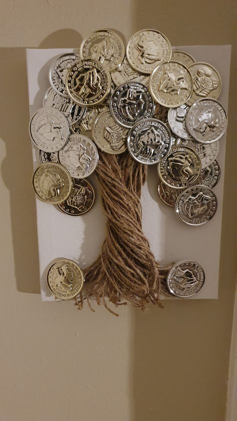 Silver Coin Decoration Ideas, Pennies Crafts Wall Art, Coin Art Ideas Diy, Coin Tree Art Diy, Old Coins Craft, Money Tree Artwork, Coin Tree, Tree Art Diy, Penny Crafts