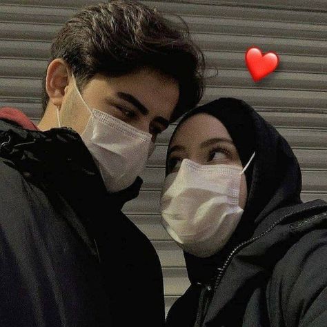 Niqab Aesthetic, Bff Photography, Funny Yugioh Cards, Gift Basket Ideas For Couples, Muslim Couple Photography, Girls Dp Stylish, Shadow Photos, Chill Photos, Fancy Dresses Long