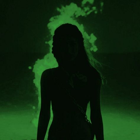 Green Villain Aesthetic, Glow Green Aesthetic, Slytherin Woman, Slytherin Astetic, Green Princess Aesthetic, Green Pfps, Pfp Green, Green Witch Aesthetic, Witch Powers