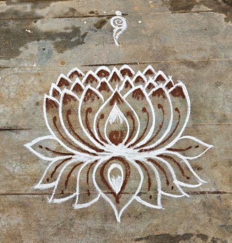 Rangoli Designs Latest Unique, Lotus Muggulu, Lotus Rangoli, Easy Rangoli Designs Videos, Almirah Designs, Very Easy Rangoli Designs, Rangoli Designs Photos, Easy Rangoli Designs Diwali, Rangoli Side Designs