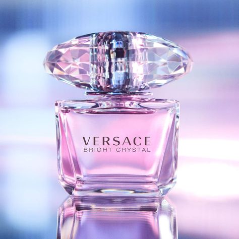 Versace Bright Crystal Perfume, Bright Crystal Perfume, Best Essential Oil Diffuser, Versace Perfume, Bright Crystal, Versace Bright Crystal, Sweet Perfume, Lavender Aromatherapy, Essential Oil Set