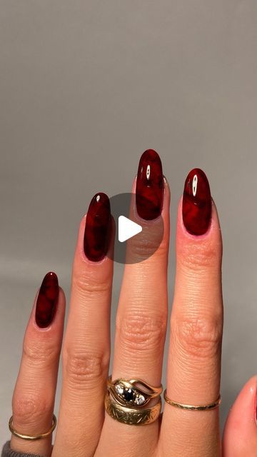 Red Marbled Nails, Maroon Marble Nails, Marble Red Nails, Art Inspo Easy, Red Marble Nails, At Home Nails, Fall Nail Inspiration, Vampire Nails, Nail Art Inspo