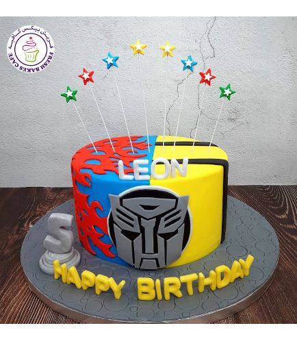 Optimus Prime And Bumblebee Cake, Transformer Cakes For Boys, Trans4mer Birthday, Transformers Cake Ideas, Transformer Birthday Cake, Roman Party, Optimus Prime Cake, Transformers Birthday Cake, Transformers Party