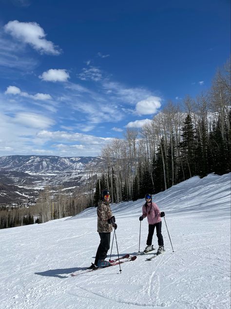 Aspen Skiing Aesthetic, Aspen Colorado Aesthetic, Aspen Colorado Aesthetic Winter, Aspen Ski Trip Aesthetic, Aspen Colorado Skiing, Aspen Ski Lodge, Ski Trip Aesthetic Cabin, Aspen Skiing, Skiing Alps Aesthetic