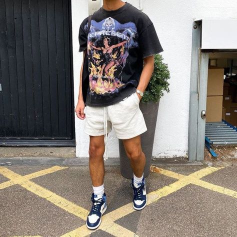 Graphic Tee Outfit Men, Shirt Outfit Men, Mens Shorts Outfits, Mens Summer Outfits, Mens Casual Outfits Summer, Graphic Tee Outfits, Black Men Street Fashion, Men Street Fashion, Dope Outfits For Guys