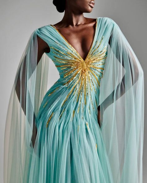 Tulle Couture, Dress With Plunging Neckline, Green Tulle, Couture Dress, Fantasy Gowns, Pastel Green, Blue And Gold, Beautiful Gowns, One Piece Swimwear