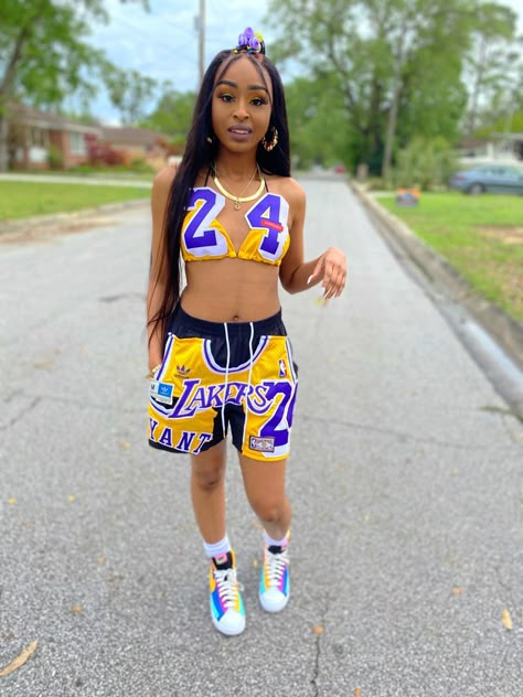 Jersey Theme Party Outfit, Jordan Year Birthday 23 Outfits, Custom Jersey Outfit, 90s Freaknik Outfits, Jersey Party Outfit, Black Women 90s, Freaknik Outfits Black Women, 90s Freaknik, Freaknik Outfits