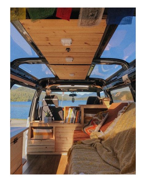 Delica Camper, Delica Van, Campervan Bed, Beauty Day, Truck Bed Camping, Travel Camper, Mitsubishi Delica, Suv Camping, Bus Living