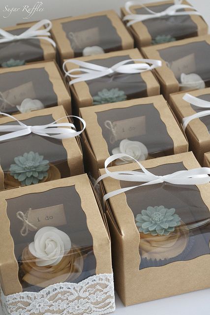 Wedding Cupcake Favours | Charlotte | Flickr Cupcake Wedding Favors, Cupcake Favors, Creative Wedding Favors, Favors Ideas, Wedding Favors Cheap, Favors Diy, Elegant Wedding Cakes, Diy Wedding Favors, Wedding Souvenirs