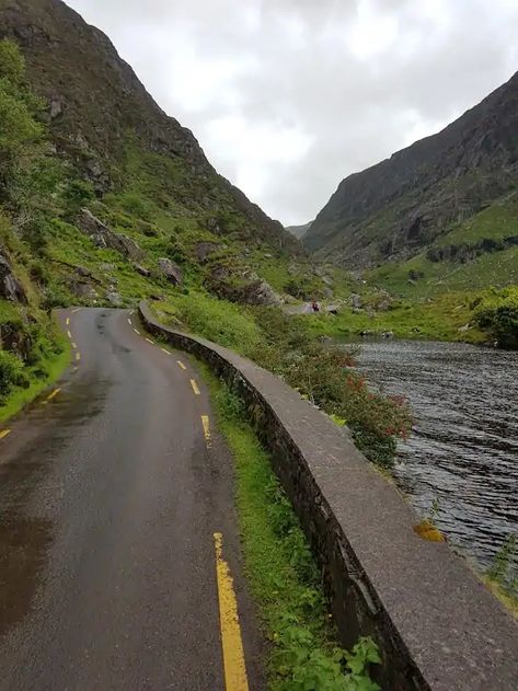 Ring of Kerry Drive: LOCALS 2019 Guide (Map, Highlights, Route) January Weather, Gap Of Dunloe, Ireland Weather, County Wicklow, Road Trip Routes, Visit Ireland, Best Flights, When It Rains, Days Of The Year